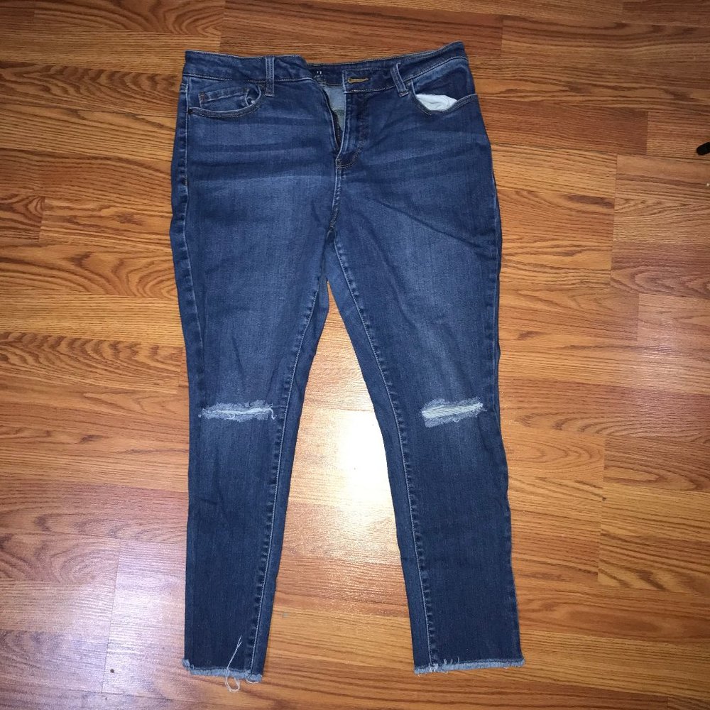 Distresed Blue Jeans